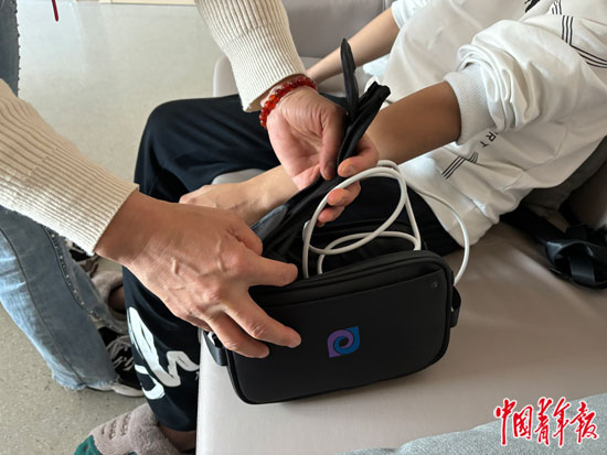 与“人工心脏”共生 一位大学生带着“ externally powered heart ”的日常